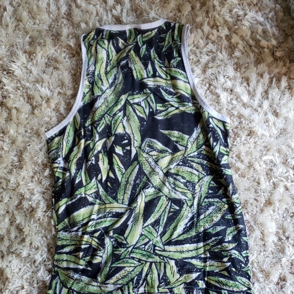 Into the am tank top - Picture 3 of 3